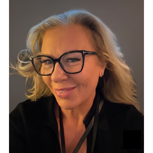 A photo of Abigail Farndon-Hall, the founder of Very Social